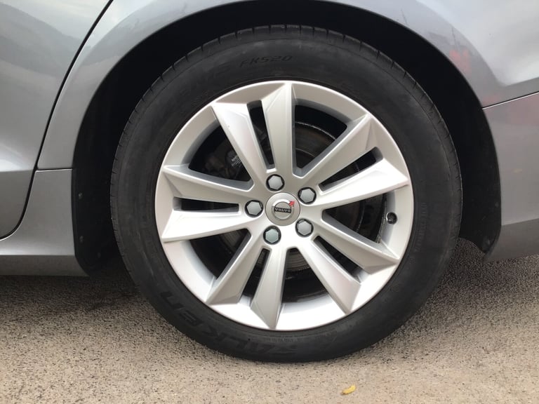 2019 Volvo V60 2.0 D4 Momentum Pro Estate 5dr Diesel Auto Euro 6 (s/s) (190 ps)