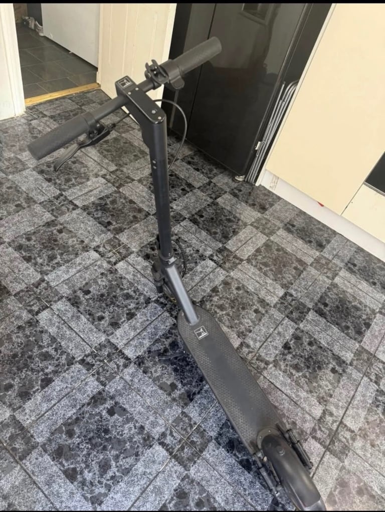 AOVOPRO ESMAX 500W 14.5Ah Dual Suspension Dual Brake 10 inch Tyre Foldable Electric Scooter