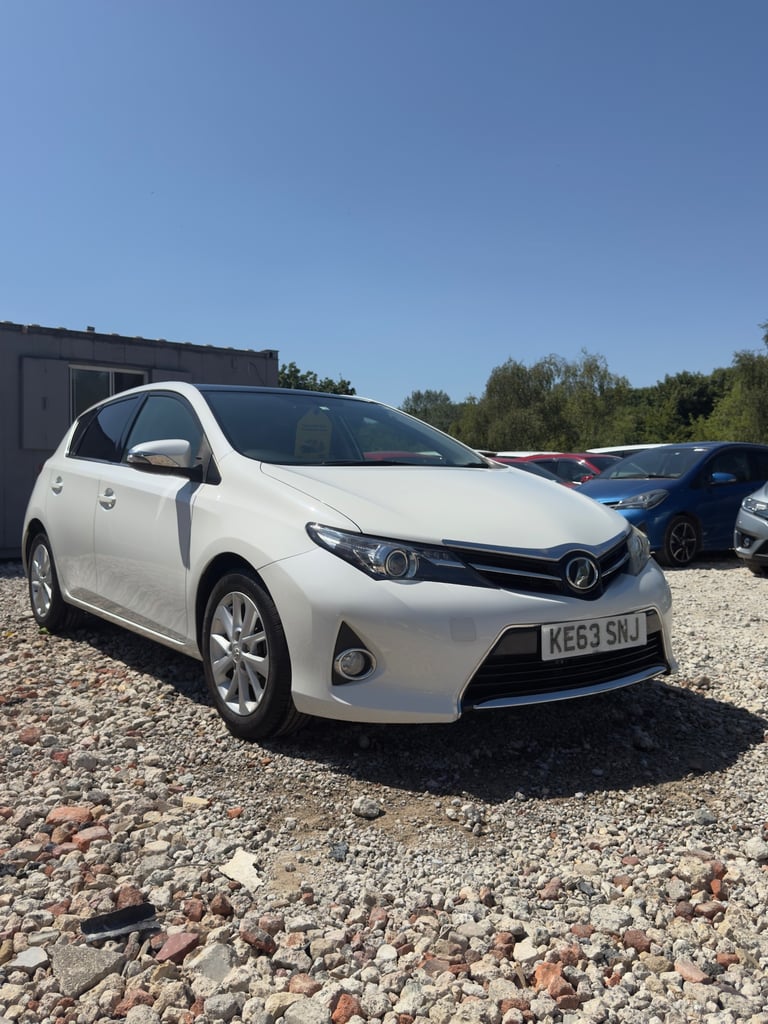 2025 Toyota Auris PETROL AUTOMATIC 1,5L Hatchback HYBRID ELECTRIC Manual