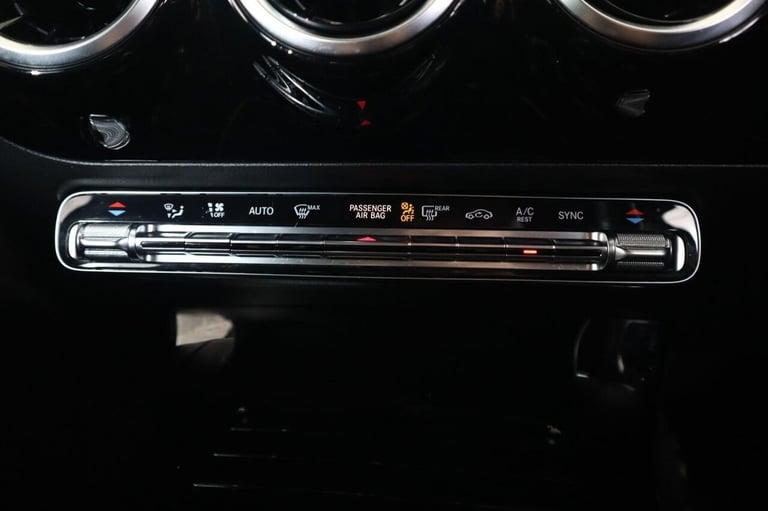 2019 Mercedes-Benz A-Class 1.3 A200 AMG Line (Executive) 7G-DCT Euro 6 (s/s) 5dr Hatchback Petrol...