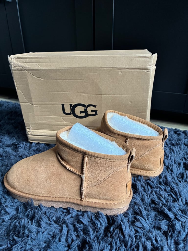 image for Dupe Uggs 
