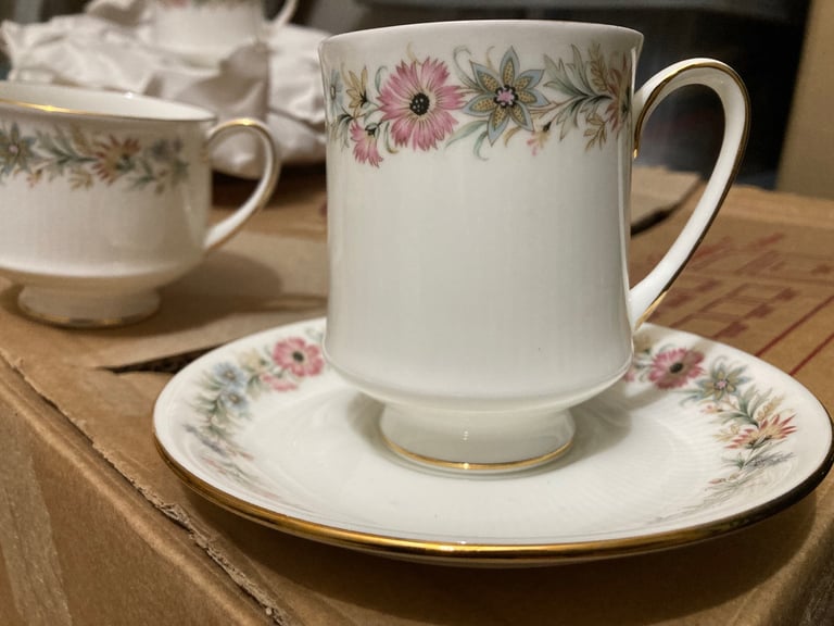 Dinner set including tea and coffee cups etc