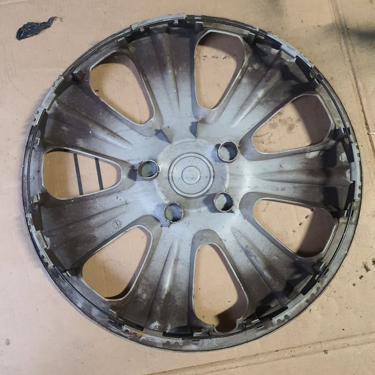 Ford centre cups 15"