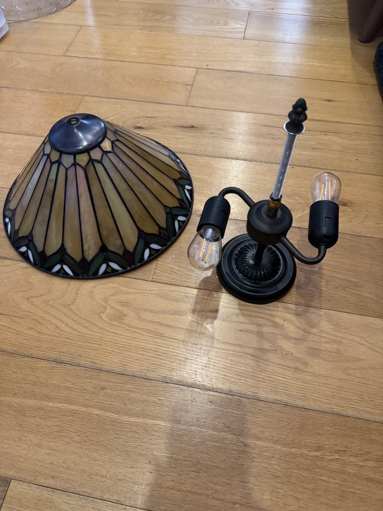 2 Tiffany ceiling lights 