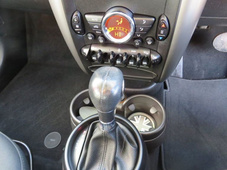 2015 MINI Countryman 1.6 Cooper 5dr Auto HATCHBACK PETROL Automatic