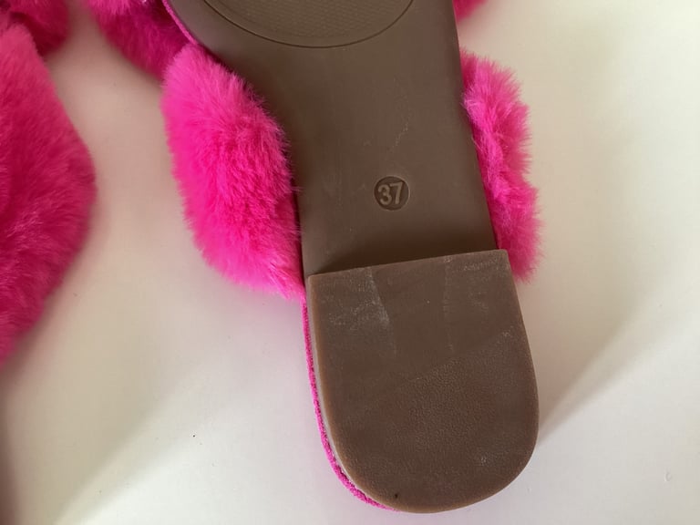 Pink Fluffy Sandals. Size (NWT)