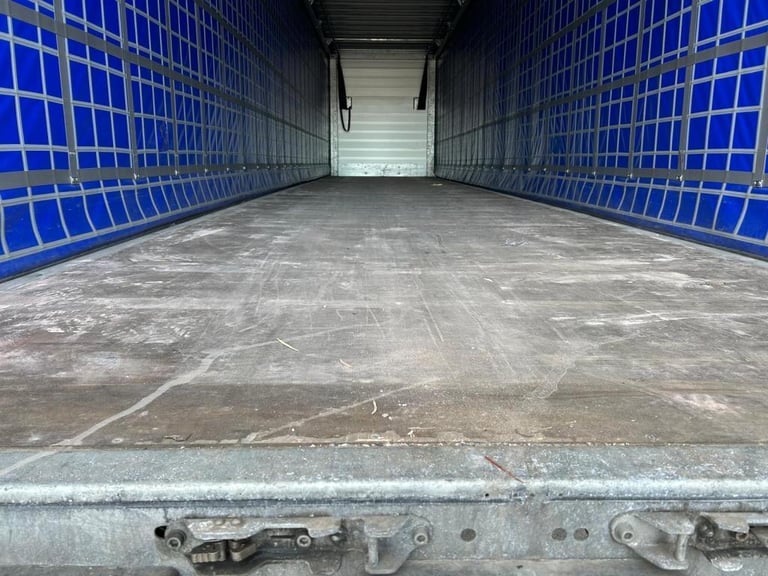 2023 SCHMITZ 13.6m Tri Axle Curtainsider