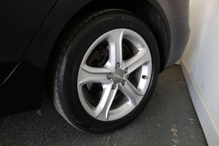 AUDI A4 2.0 TDI SE Technik quattro Euro 5 (s/s) 4dr 2013