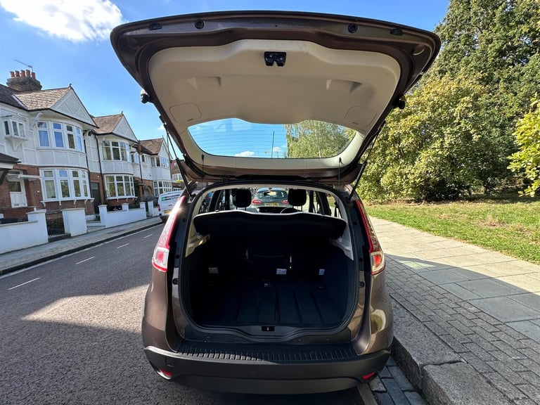 2009 Renault Scenic 2.0 VVT Expression CVT Euro 5 5dr MPV Petrol Automatic