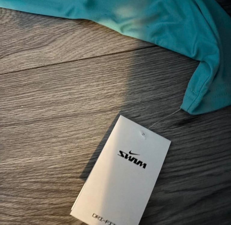 Unisex Nike tech top with sleeves 