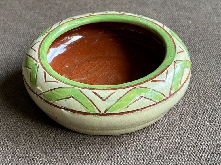 Rare Rumney Pottery, Cardiff, slipware bowl with unusual decoration