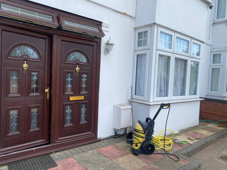 Seperate & Spacious Studio for Rent – TW4 5JL