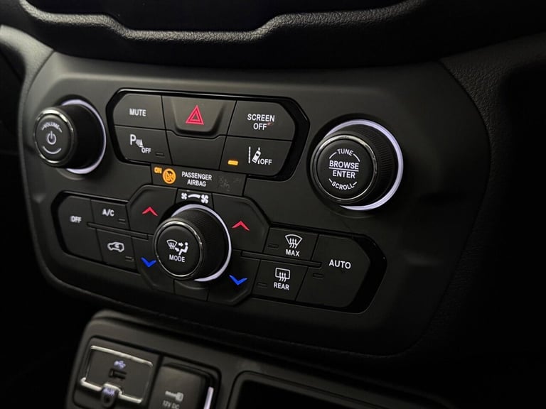 2020 Jeep Renegade 1.3 GSE T4 Night Eagle DDCT Euro 6 (s/s) 5dr ESTATE Petrol Automatic