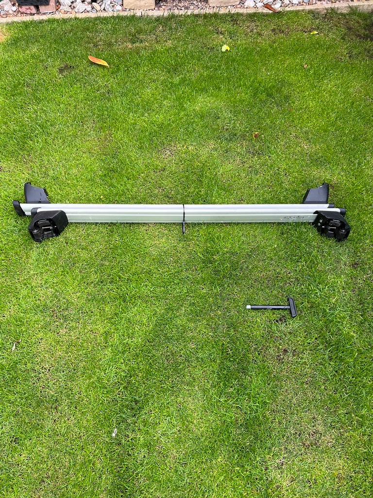 Audi Q5 Roof Bars with locking key