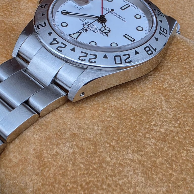 Rolex Explorer II 16570 “Polar” – 2001, Full Set, Excellent Condition, Just Serviced