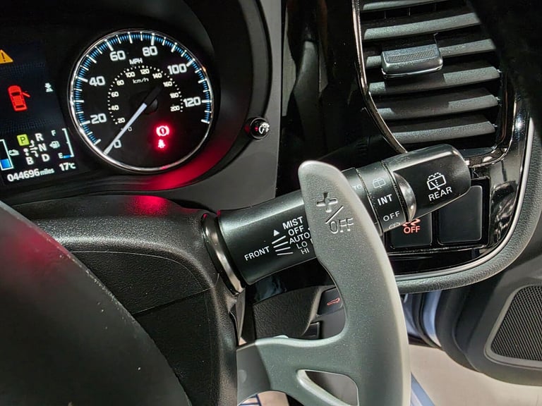 2015 Mitsubishi Outlander 2.0h 12kWh GX4h CVT 4WD Euro 5 (s/s) 5dr ESTATE Petrol/Electric Hybrid ...