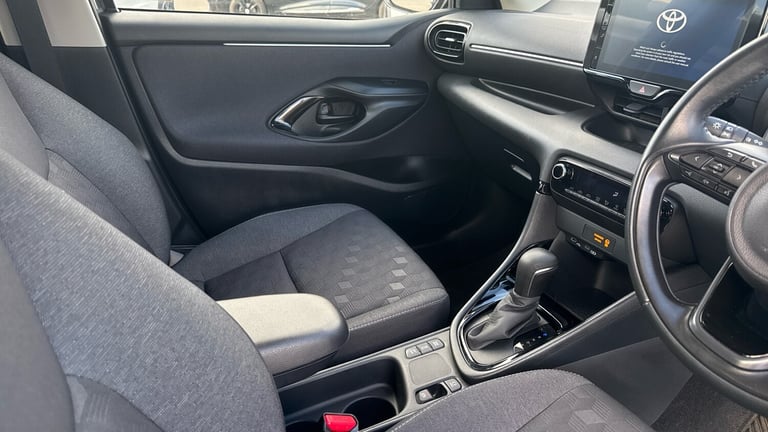 2024 Toyota Yaris 1.5 Hybrid Design 5dr CVT Hybrid Hatchback Hatchback Hybrid Automatic