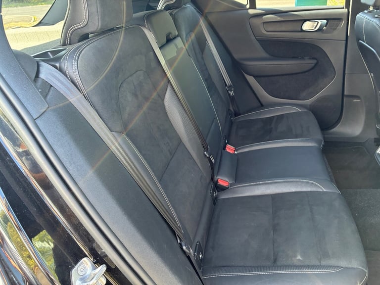 2020 Volvo XC40 2.0 D4 [190] R DESIGN Pro 5dr AWD Geartronic ESTATE Diesel Automatic