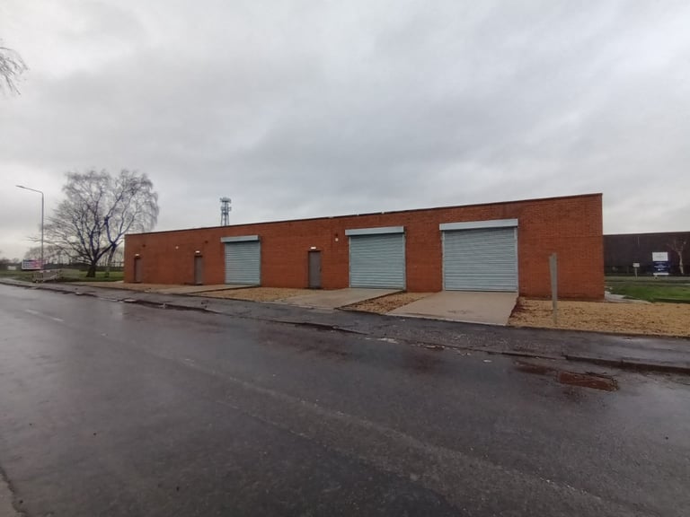 WAREHOUSE, COMMERCIAL UNIT, MUSIC/DANCE STUDIO, STORAGE SPACE