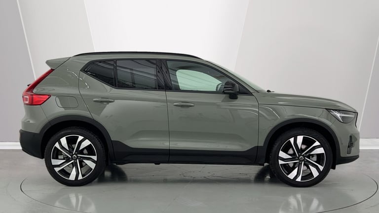 2025 Volvo XC40 Ultra, B4 Mild hybrid, Petrol, Dark Estate Petrol Automatic