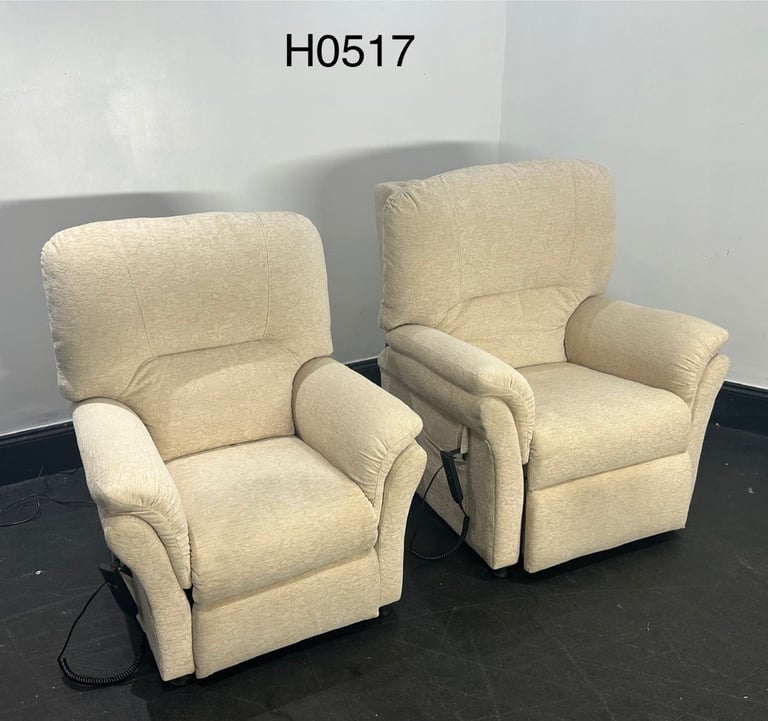 Cosi His & Hers Grande & Petite pair of Power Rise & Recline Lift Armchairs £750 Free Local Delivery