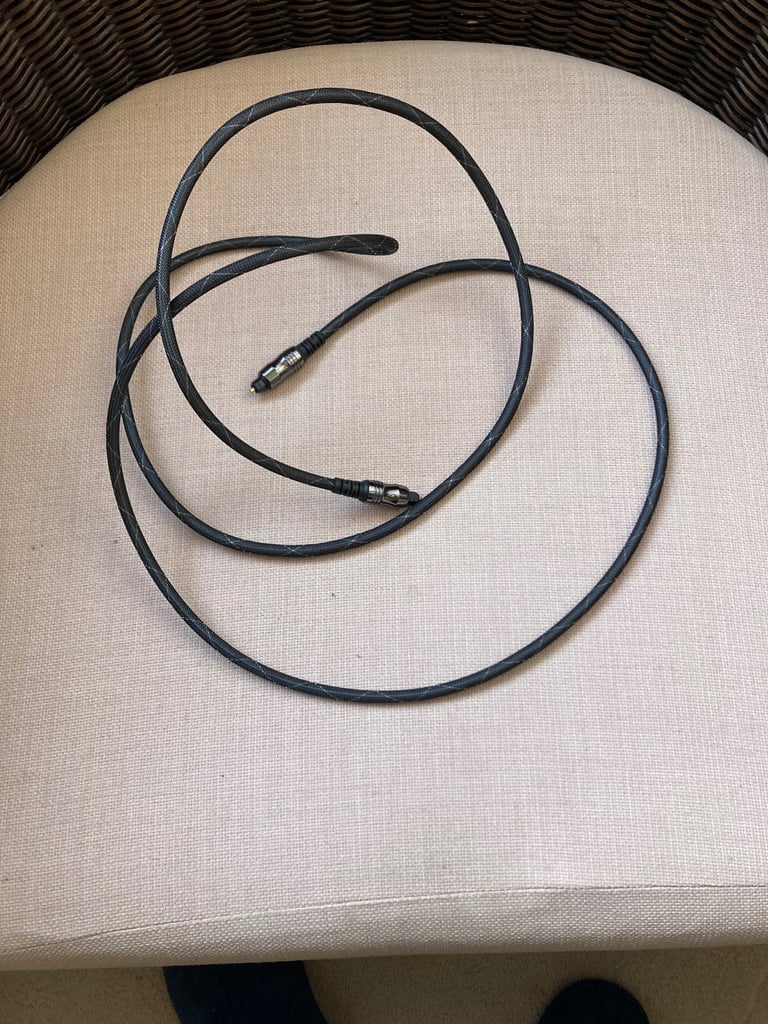 TECHNICS DOLBY 5:2 Channel SURROUND SOUND SYSTEM WITH DVD PLAYER