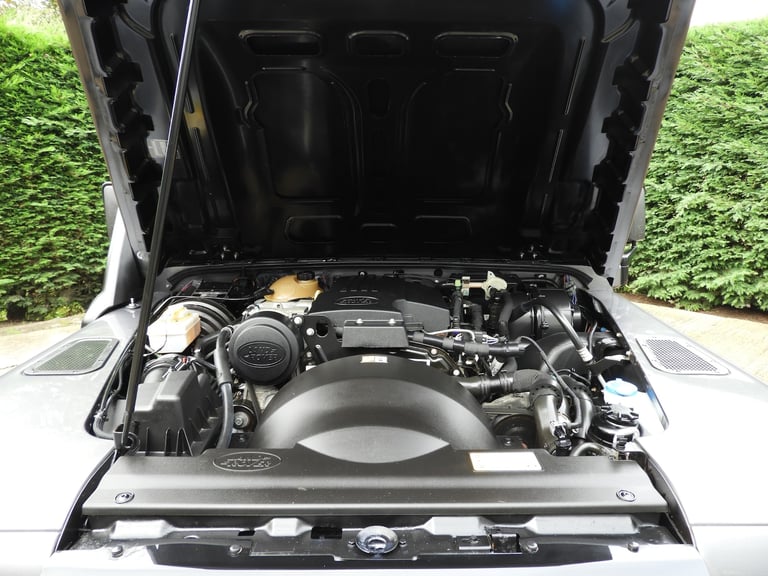 2016/16 LAND ROVER DEFENDER 90 2-2TDCI LIMITED EDITION ADVENTURE S/W IMMACULATE