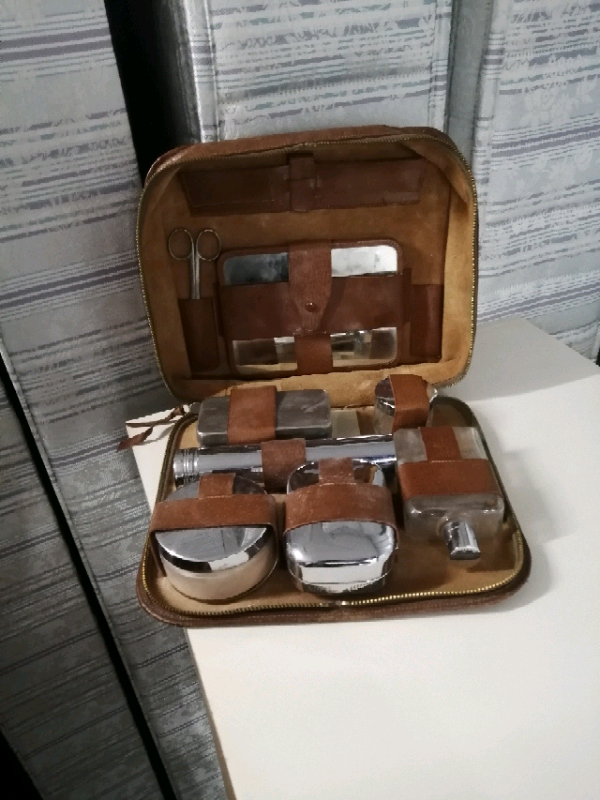 Antique gentleman s vanity set 