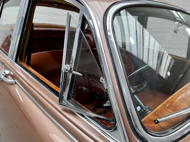 1965 Daimler V8 Petrol Automatic