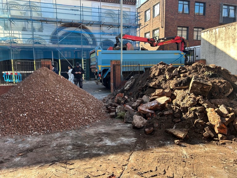 Grab lorry hire delivery of mot type 1 recycled type 1 topsoil sharp sand gravel 6f2 