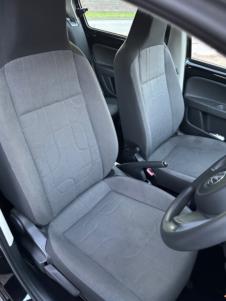 Volkswagen, UP, Hatchback, 2014, Manual, 999 (cc), 5 doors