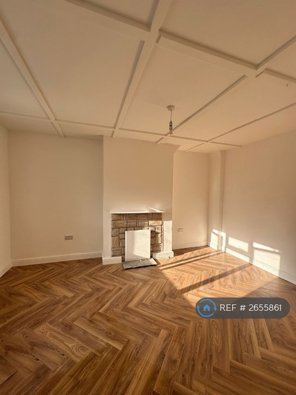 image for 3 bedroom house in Hornfair Road, London, SE7 (3 bed) (#2655861)