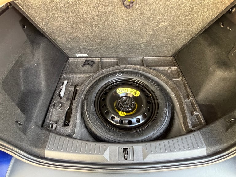 Ford, KUGA, Hatchback, 2016, Manual, 1997 (cc), 5 doors