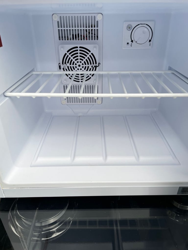Russell Hobbs RHCLRF17 White 17 Litre Counter Top Cooler [Energy Class A]-