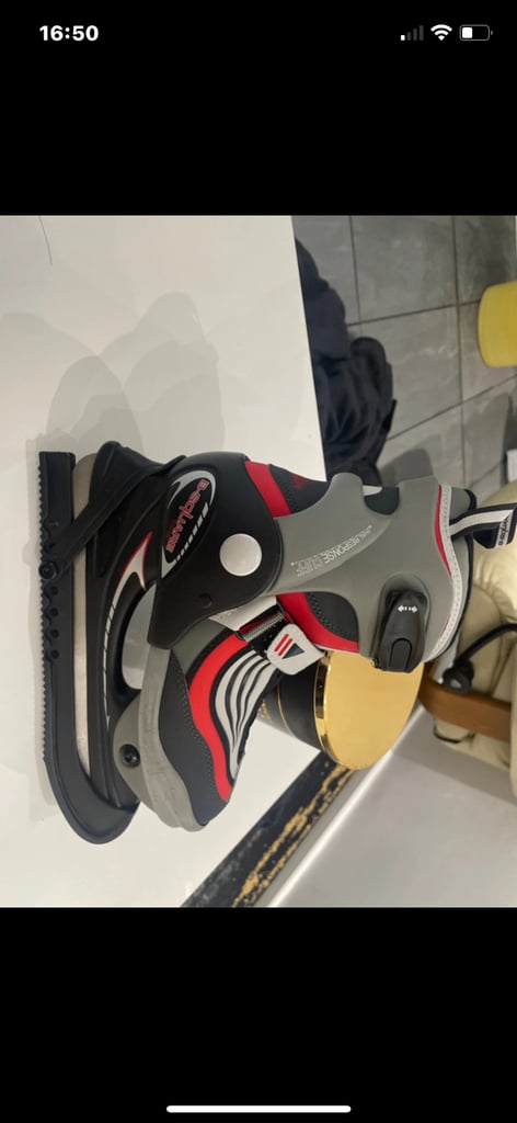 Blade skating boots 
