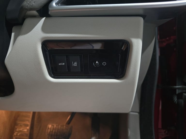 2017 Jaguar XE 2.0i Portfolio Auto Euro 6 (s/s) 4dr SALOON Petrol Automatic