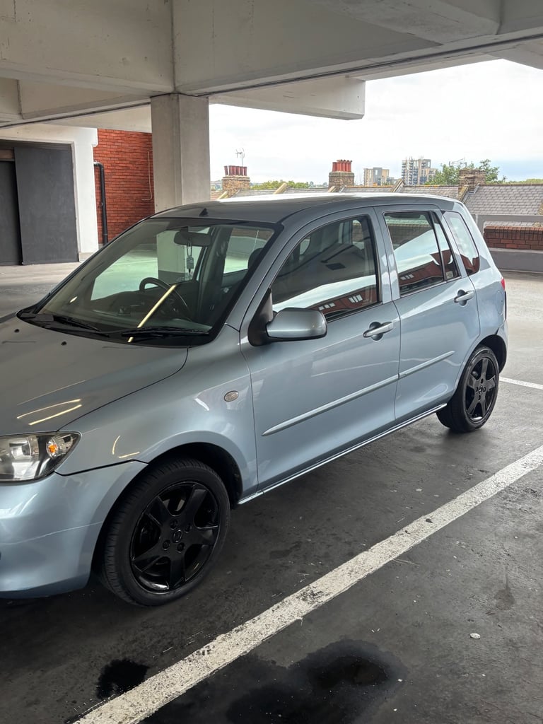 CLUTH GOING SLOWLY Mazda, 2, Hatchback, 2005, Manual, 1388 (cc), 5 doors