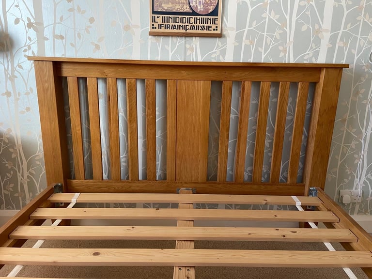 FREE DELIVERY SOLID OAK KINGSIZE BED FRAME GREAT CONDITION