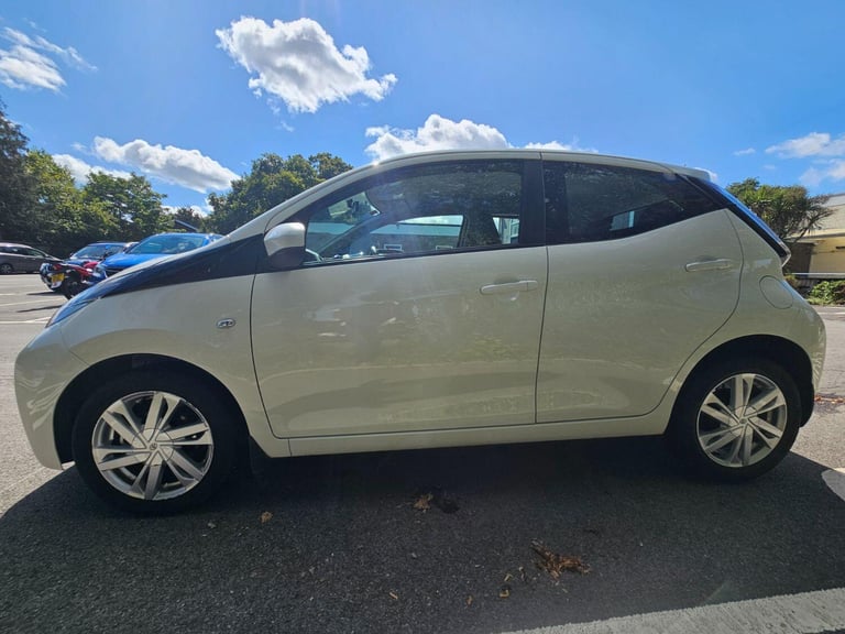 TOYOTA AYGO 1.0 VVT-i x-pression 2015