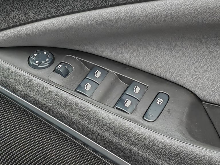 2020 Vauxhall Crossland X 1.2 [83] Elite Nav 5dr HATCHBACK Petrol Manual