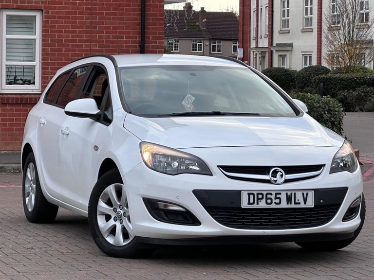 2015 Vauxhall Astra 1.6i Design Sports Tourer Euro 6 5dr ESTATE Petrol Manual