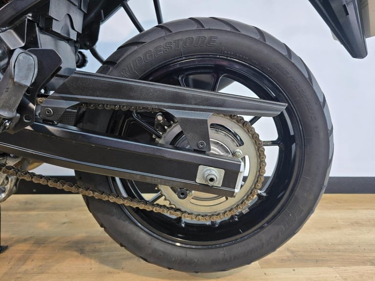 Suzuki V-Strom 650 Black 2020 - Centre Stand, Clear Screen **LOW MILEAGE**