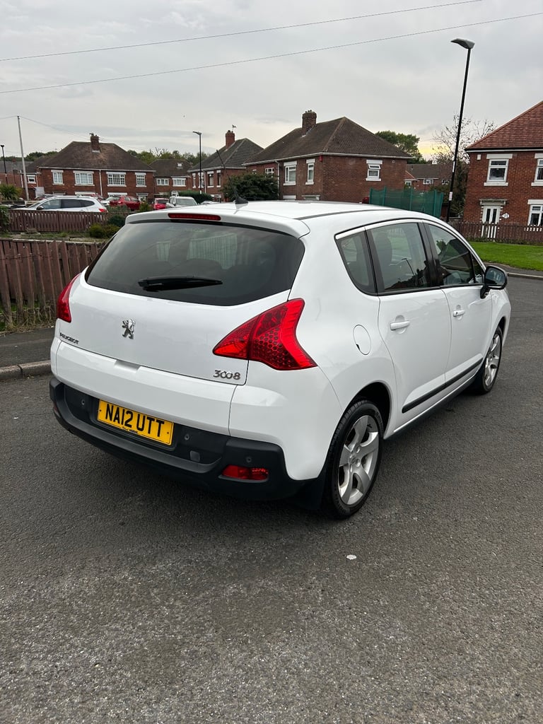 Peugeot, 3008, Hatchback, 2012, Manual, 1560 (cc), 5 doors