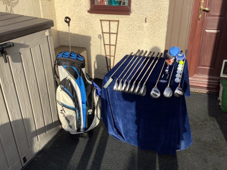 Set of Mizuno Zoid golf clubs, in a lovely Taylor Made lightweight golf bag.