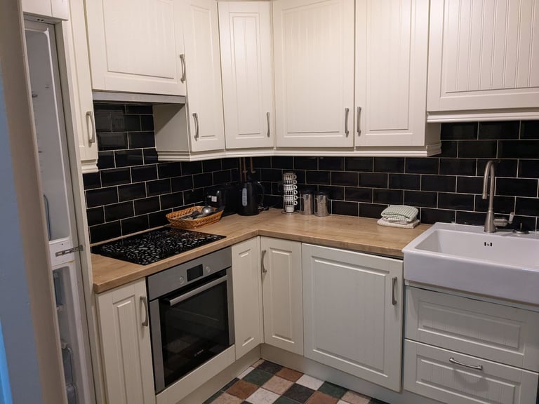 large 2 bedroom apartment 