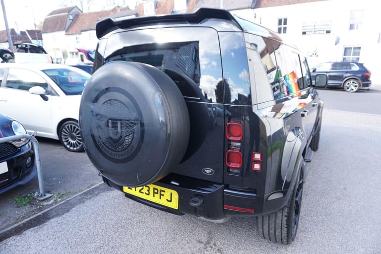 2023 Land Rover Defender 3.0 D300 X-Dynamic HSE 110 5dr Auto [7 Seat] ESTATE DIESEL Automatic