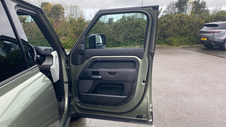 2021 Land Rover Defender 3.0 D250 X-Dynamic S 110 5dr Auto Diesel Estate Estate Diesel Automatic