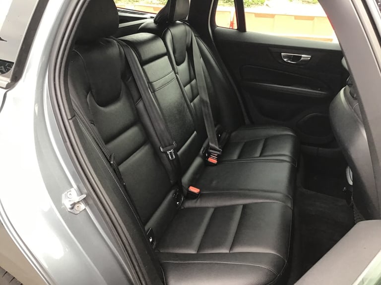 2019 Volvo V60 2.0 D4 Momentum Pro Estate 5dr Diesel Auto Euro 6 (s/s) (190 ps)