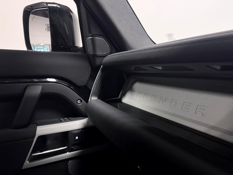 2023 Land Rover Defender 110 3.0 D250 MHEV SE Hard Top SUV 5dr Diesel Auto 4WD MWB Euro 6 (s/s) (...