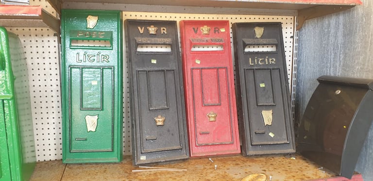 Cast iron round free standing post box